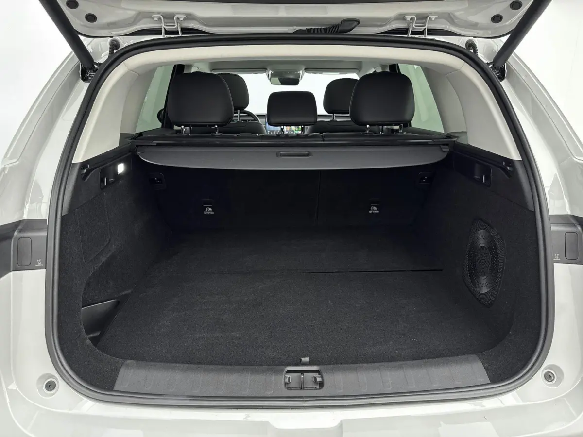 Design Hybrid 28.4 kWh | 1500 kg Trekgewicht | Panoramadak | 360 Camera | Navigatie | Stoel Verwarming / Ventilatie | Cruise Control Adaptief | 20 Inch Velgen