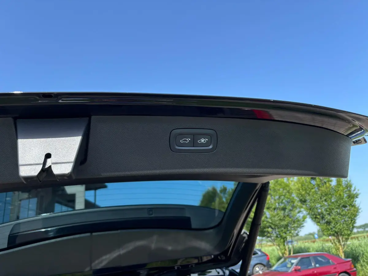 2.0 T8 Recharge AWD Inscription