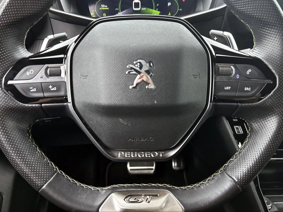 GT Pack 130pk Automaat | Navigatie | Achteruitrijcamera | Leder/Alcantara | Stoelverwarming | Full Led koplampen | Adaptieve Cruise Control | 3D Cockpit | Parkeersensoren v+a | Climate Contr