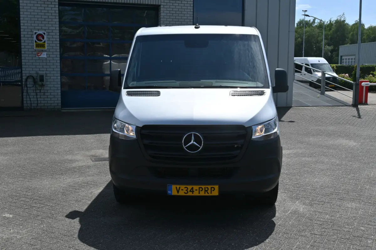 315 CDI L2H1 RWD MBUX met camera, Geveerde stoel, Trekhaak, Etc.