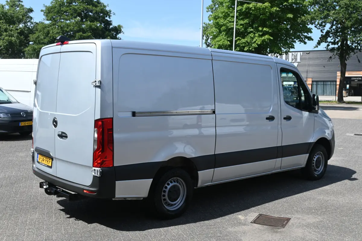 315 CDI L2H1 RWD MBUX met camera, Geveerde stoel, Trekhaak, Etc.
