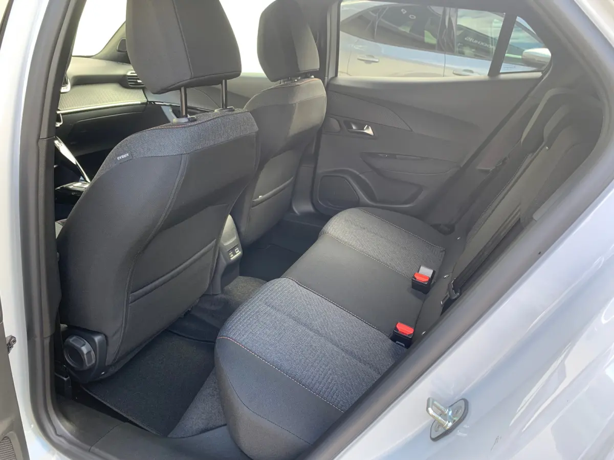 EV Style Avantage 54 kWh Airco | Camera | Cruise Control | DAB | LED | Navi | PDC Achter | 11 KwH |