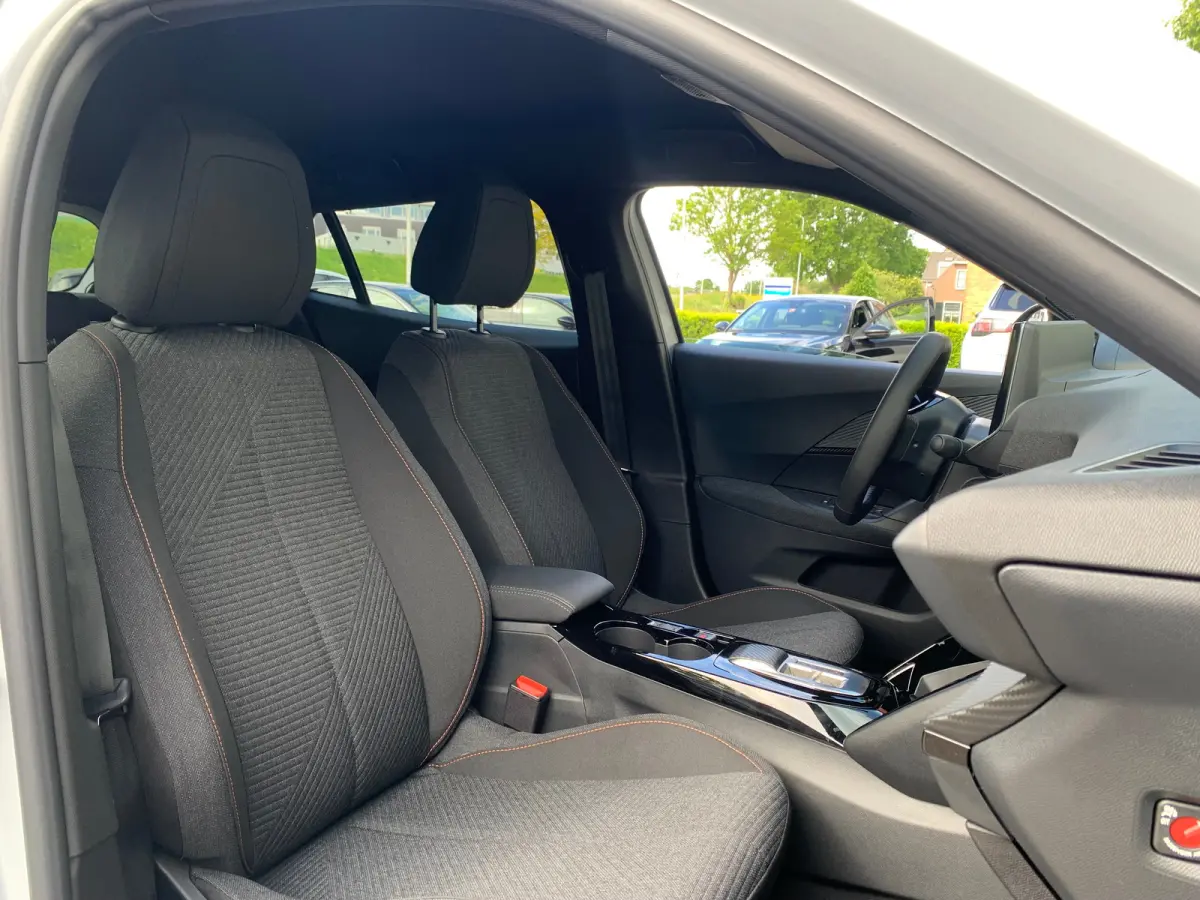 EV Style Avantage 54 kWh Airco | Camera | Cruise Control | DAB | LED | Navi | PDC Achter | 11 KwH |