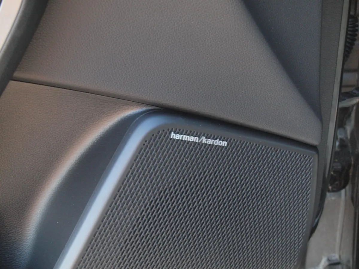 ExecutiveLine 64 kWh | Camera | Trekhaak | Harman Kardon | Head-Up Display | Apple Carplay |