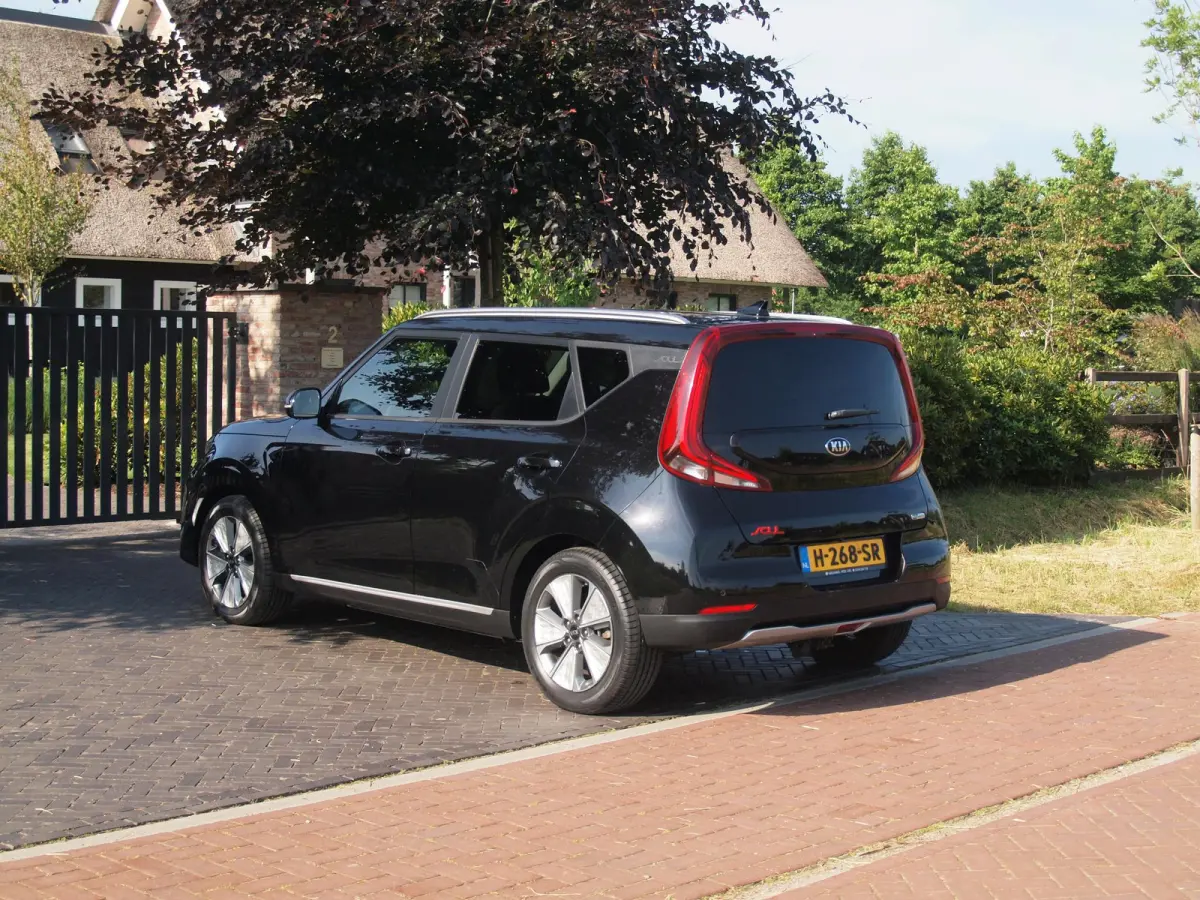 ExecutiveLine 64 kWh | Camera | Trekhaak | Harman Kardon | Head-Up Display | Apple Carplay |