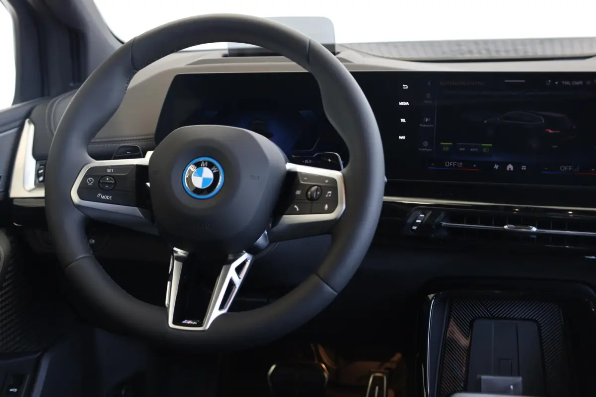 225e xDrive | M Sportpakket | Comfort Access | Harman/Kardon | Panoramadak | Head-Up Display