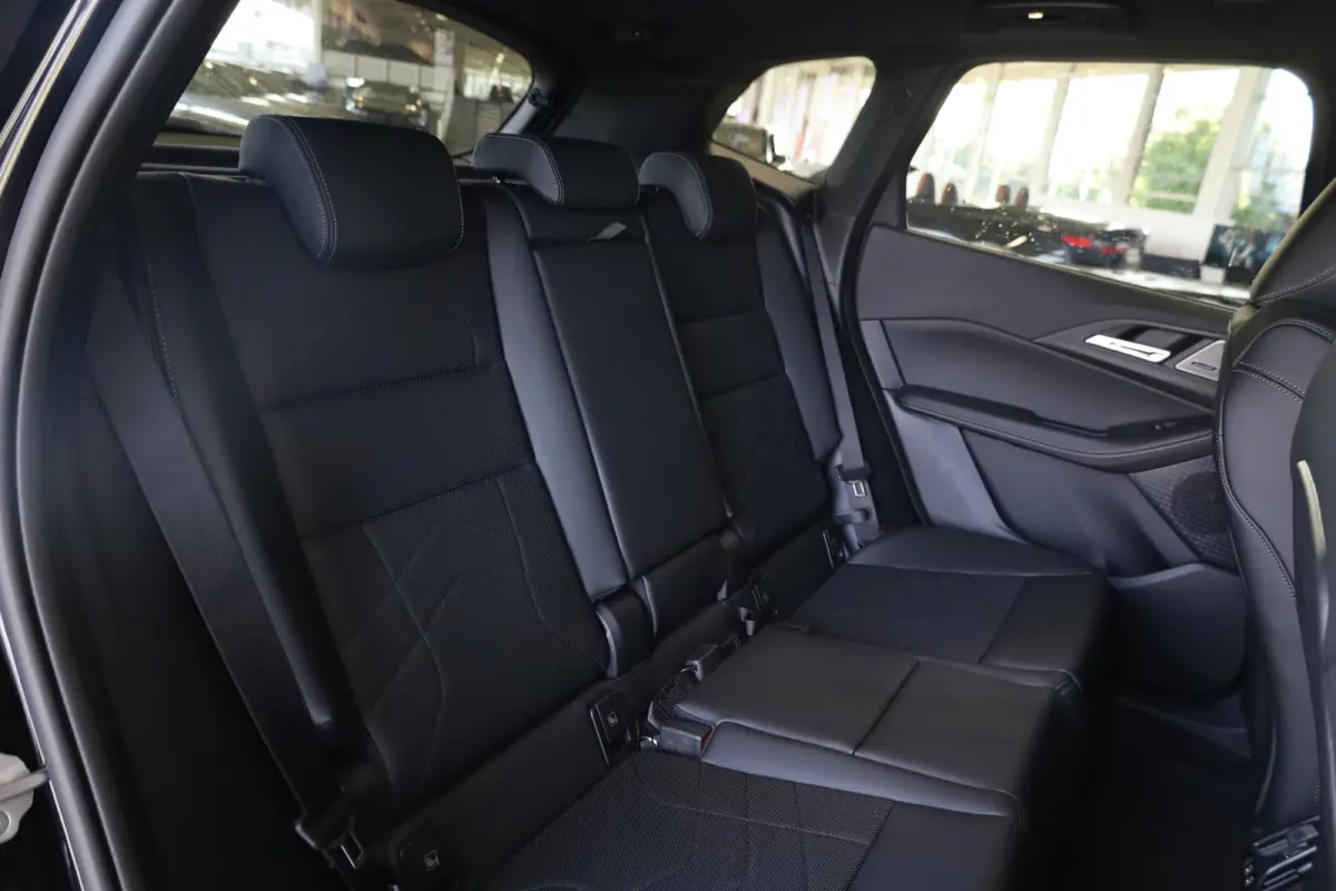 225e xDrive | M Sportpakket | Comfort Access | Harman/Kardon | Panoramadak | Head-Up Display