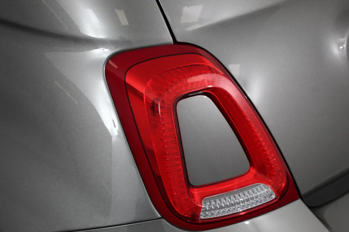1.2 Lounge Navigatie Lederen interieur Climate control Cruise control Parkeer sensor achter DAB