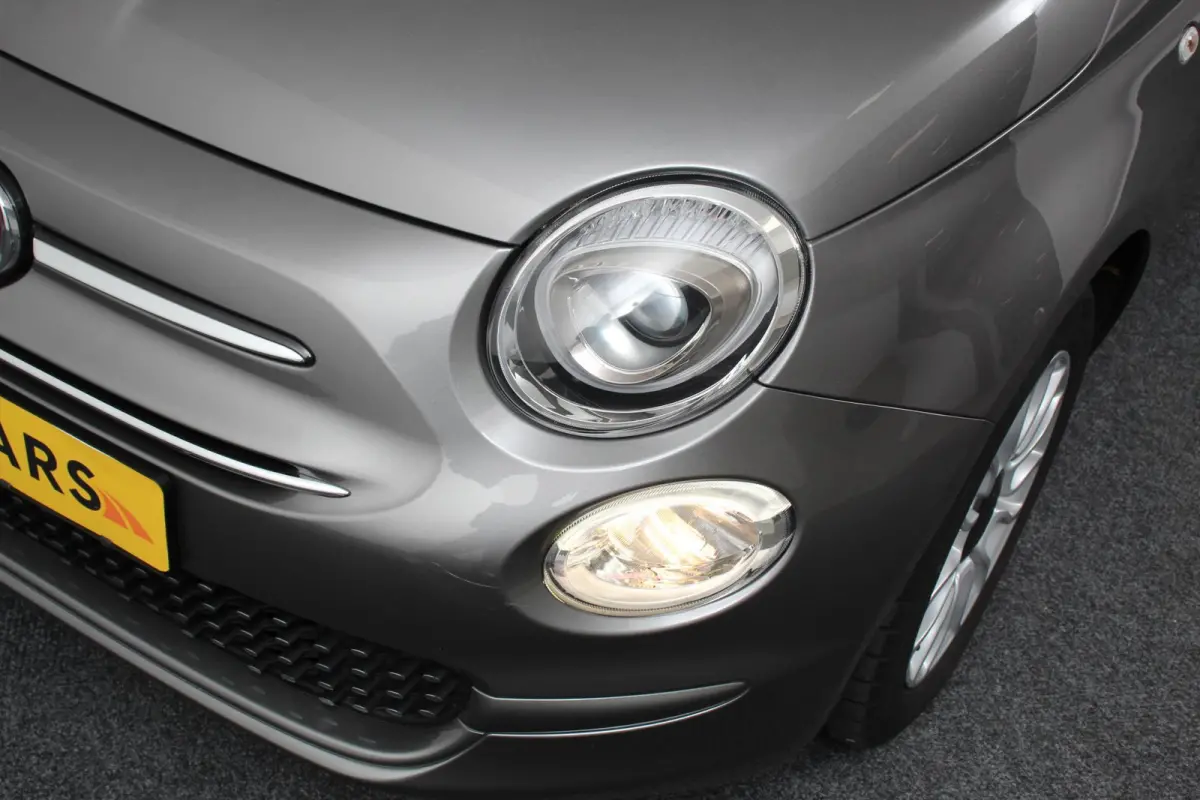 1.2 Lounge Navigatie Lederen interieur Climate control Cruise control Parkeer sensor achter DAB