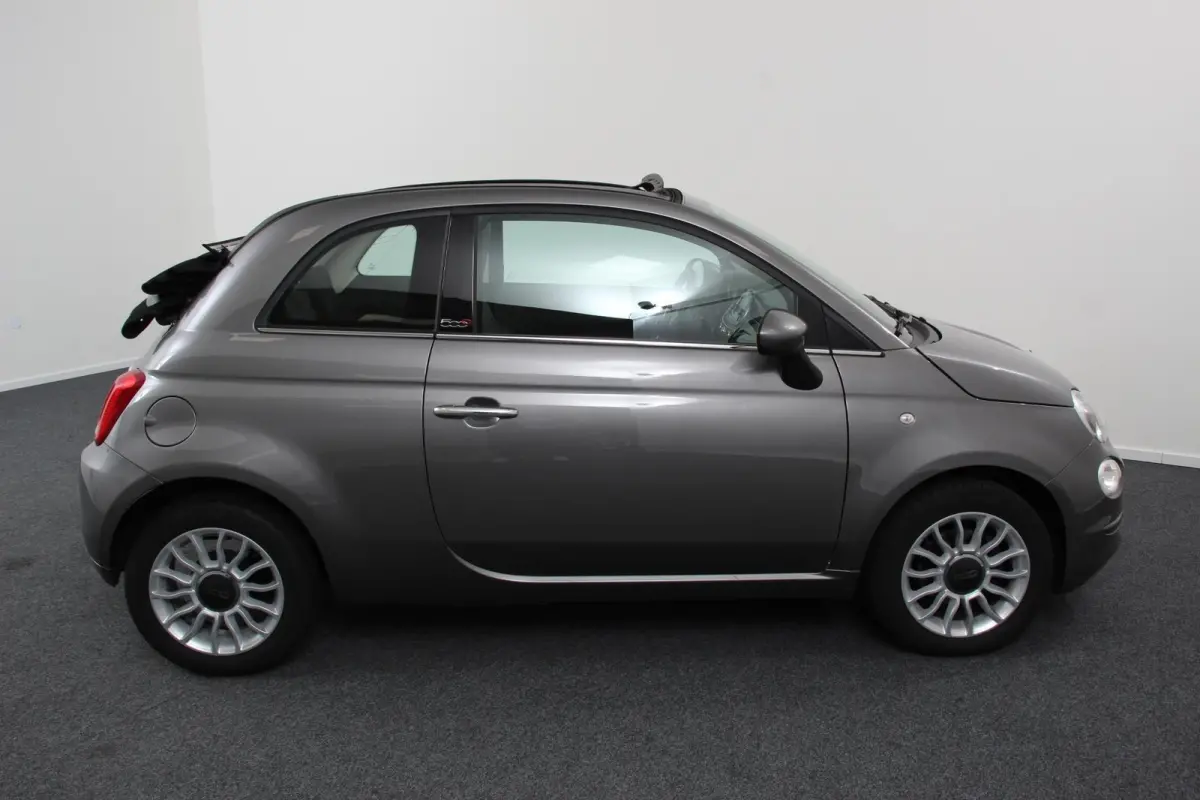 1.2 Lounge Navigatie Lederen interieur Climate control Cruise control Parkeer sensor achter DAB
