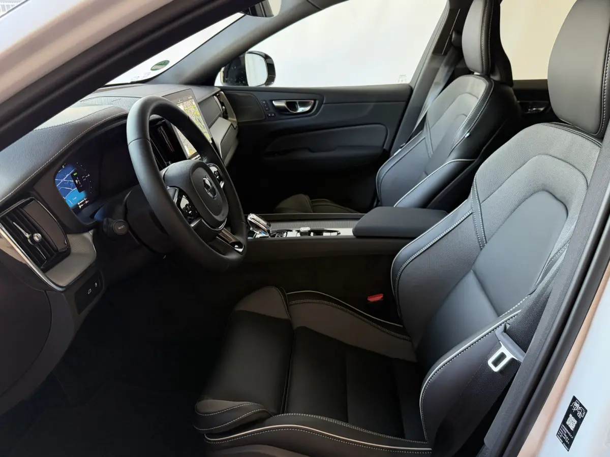 2.0 T8 456PK AWD ULTRA BLACK EDITION STOEL/STUUR.VER. 22''LMV PANO HEADUP HARMAN KARDON