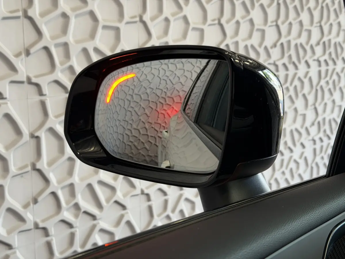 2.0 T8 456PK AWD ULTRA BLACK EDITION STOEL/STUUR.VER. 22''LMV PANO HEADUP HARMAN KARDON