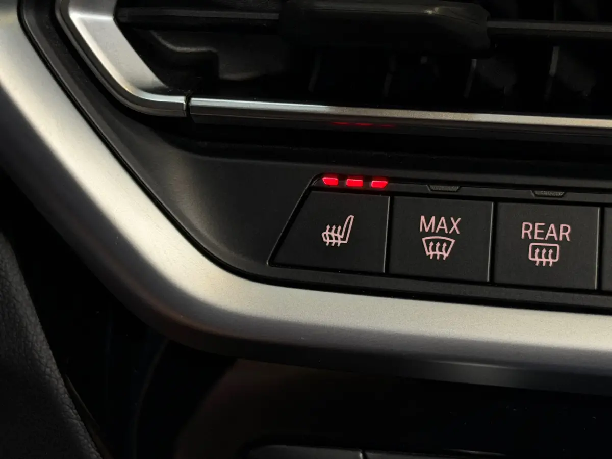M40i xDrive High Executive M-SPORT |PANO|HARMAN KARDON| MEMORY|SFEERVERLICHTING | DEALER ONDERHOUDEN |TREKHAAK | BOMVOL!