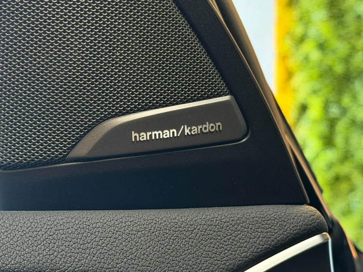 M40i xDrive High Executive M-SPORT |PANO|HARMAN KARDON| MEMORY|SFEERVERLICHTING | DEALER ONDERHOUDEN |TREKHAAK | BOMVOL!