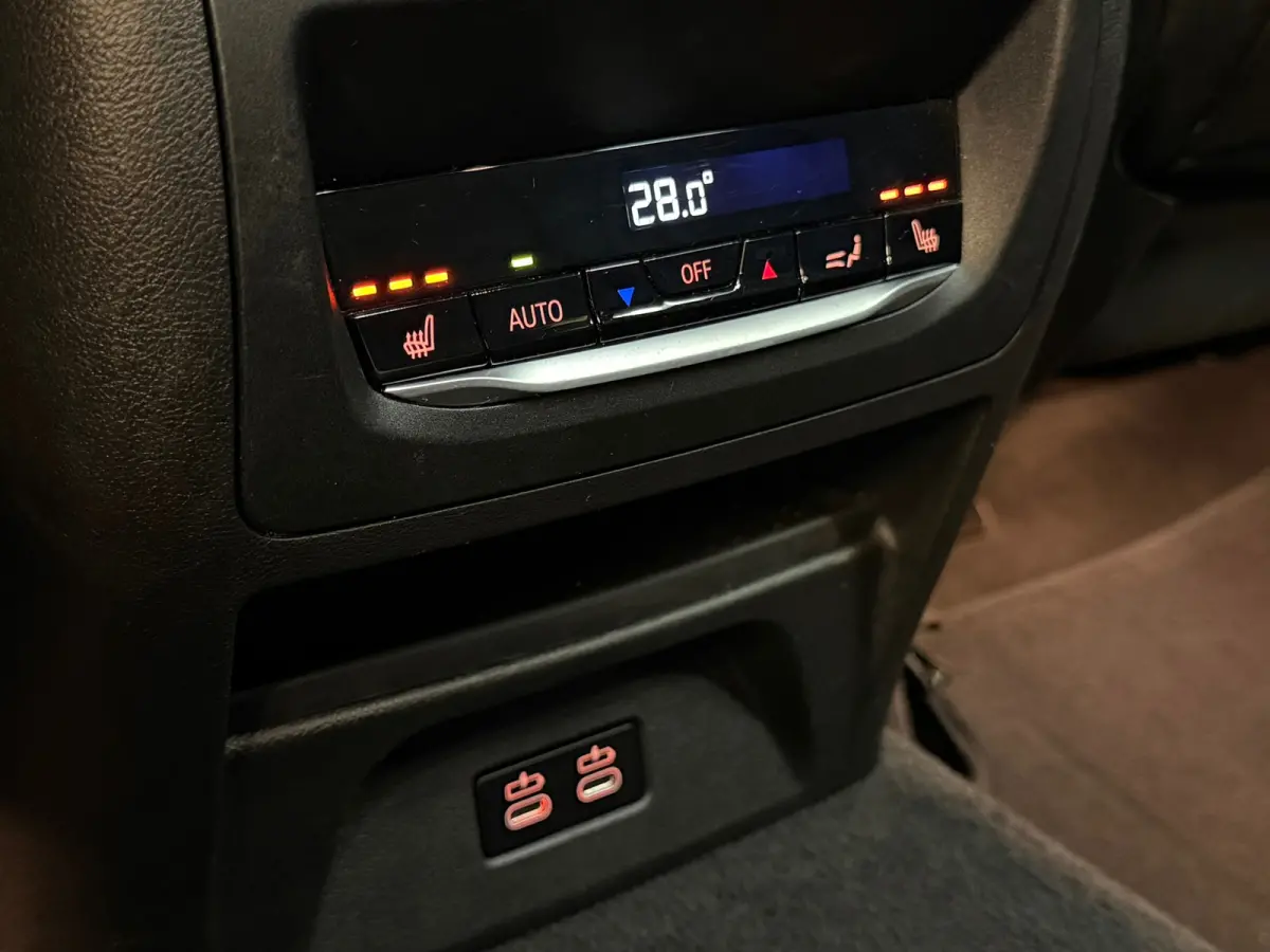M40i xDrive High Executive M-SPORT |PANO|HARMAN KARDON| MEMORY|SFEERVERLICHTING | DEALER ONDERHOUDEN |TREKHAAK | BOMVOL!