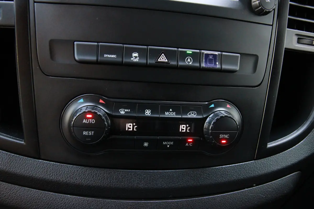 114 CDI Lang / Automaat / Trekhaak / Dubbele schuif / Camera