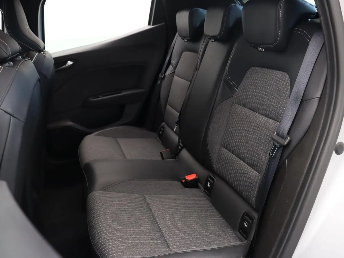 TCe 90pk Intens | Climate control | Apple Carplay | Android Auto | Parkeersensoren achter |