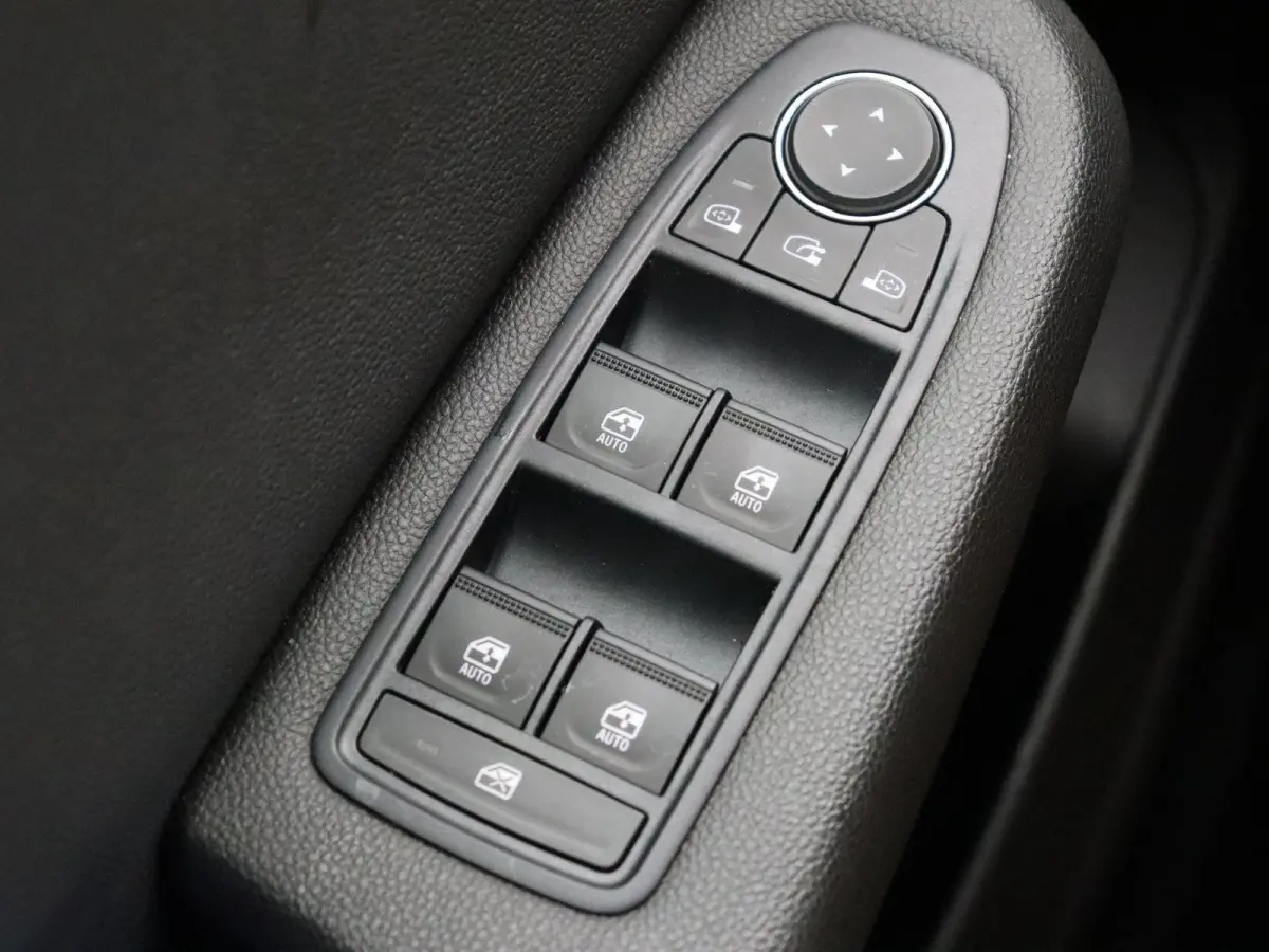 TCe 90pk Intens | Climate control | Apple Carplay | Android Auto | Parkeersensoren achter |