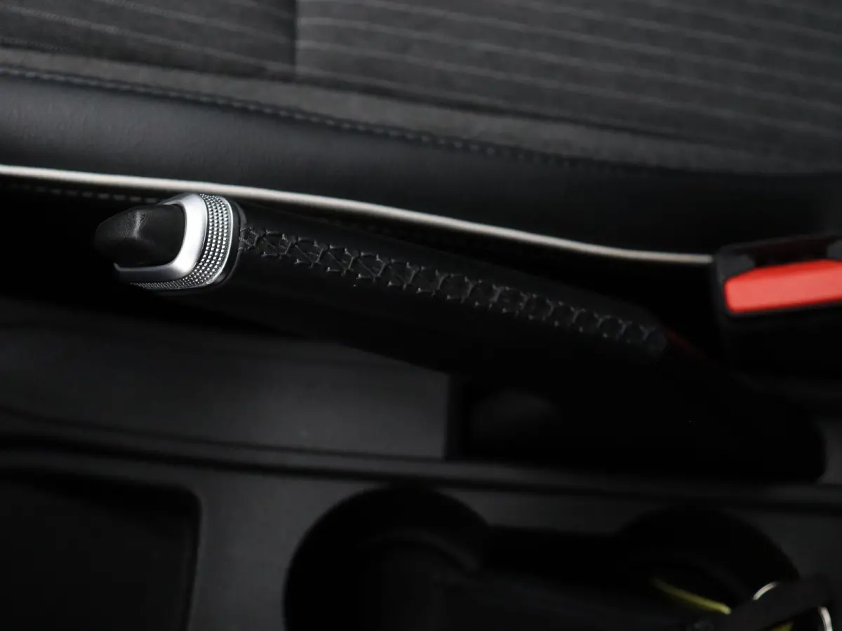 TCe 90pk Intens | Climate control | Apple Carplay | Android Auto | Parkeersensoren achter |