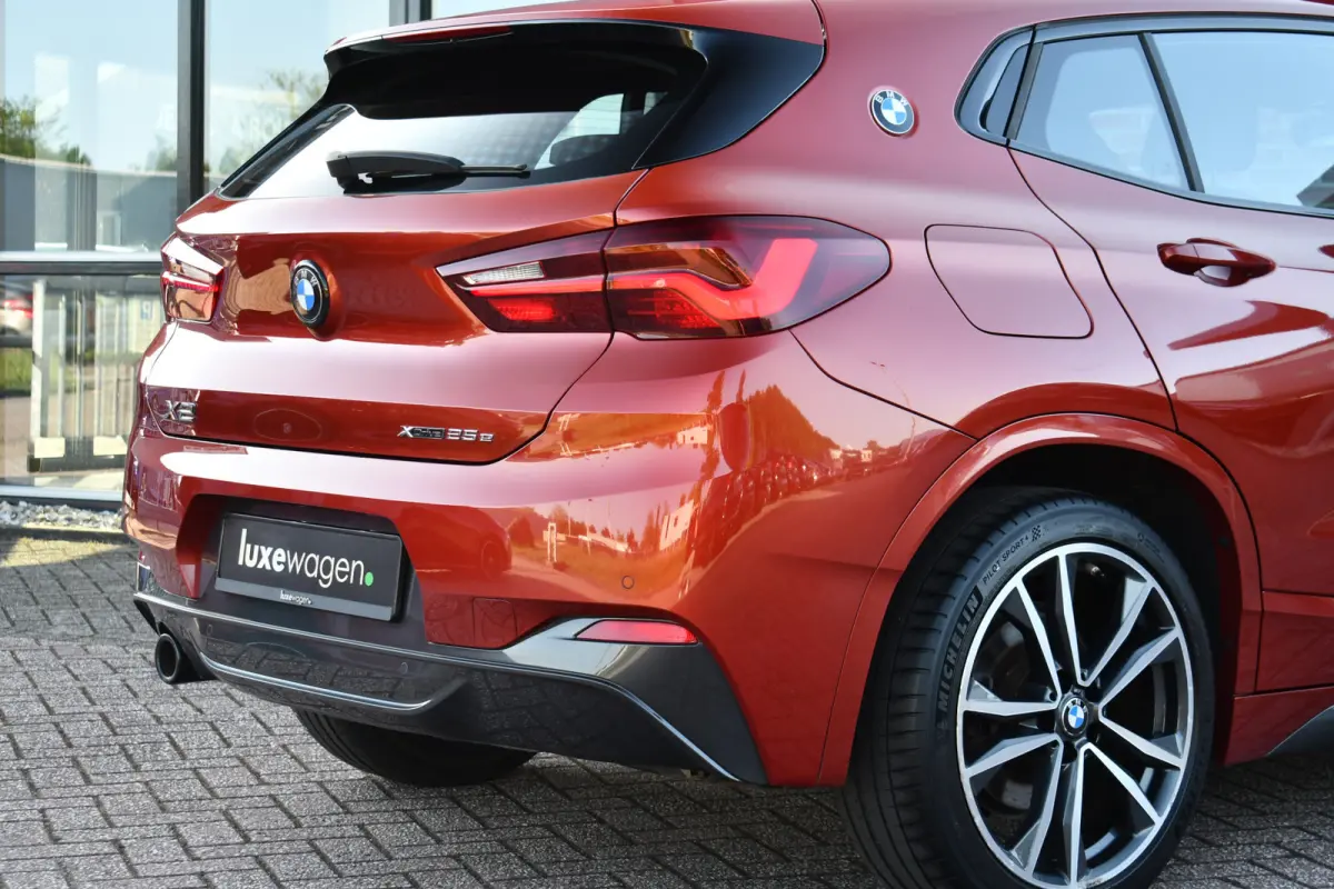 xDrive25e M-Sport Sunset Orange | ACC | Leder | Elek-klep