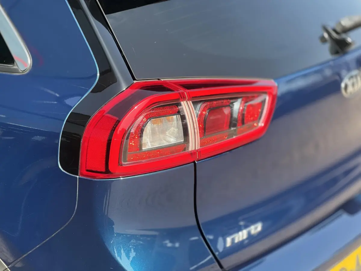 1.6 GDi Hybrid ExecutiveLine Clima Leder Cruise JBL