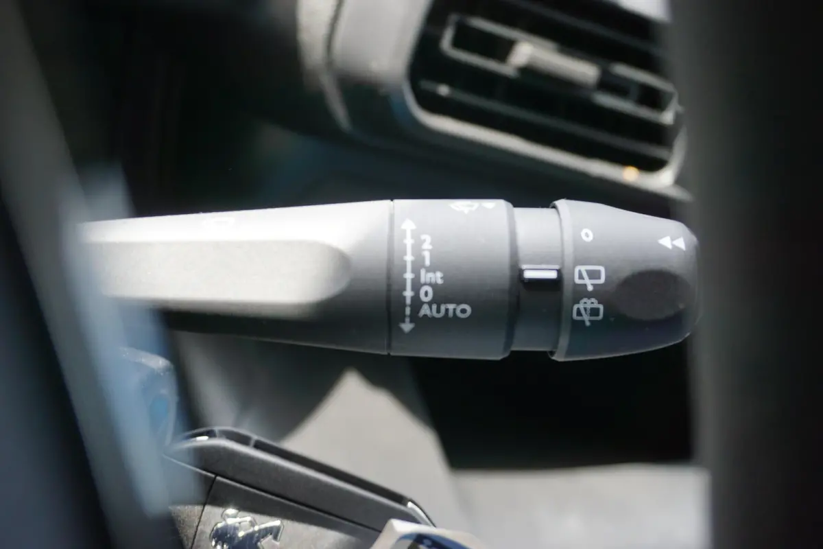 1.5 BlueHDi 100 L1 in Topstaat ||MARGE geen BTW |1e eigenaar |Metallic |Cruise |Navigatie |Carplay |Android Auto |EURO6D |100 pk |Betimmering