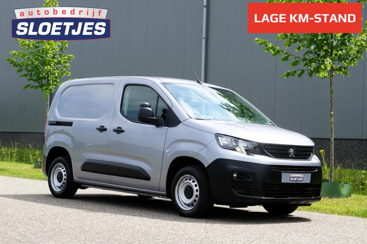 1.5 BlueHDi 100 L1 in Topstaat ||MARGE geen BTW |1e eigenaar |Metallic |Cruise |Navigatie |Carplay |Android Auto |EURO6D |100 pk |Betimmering