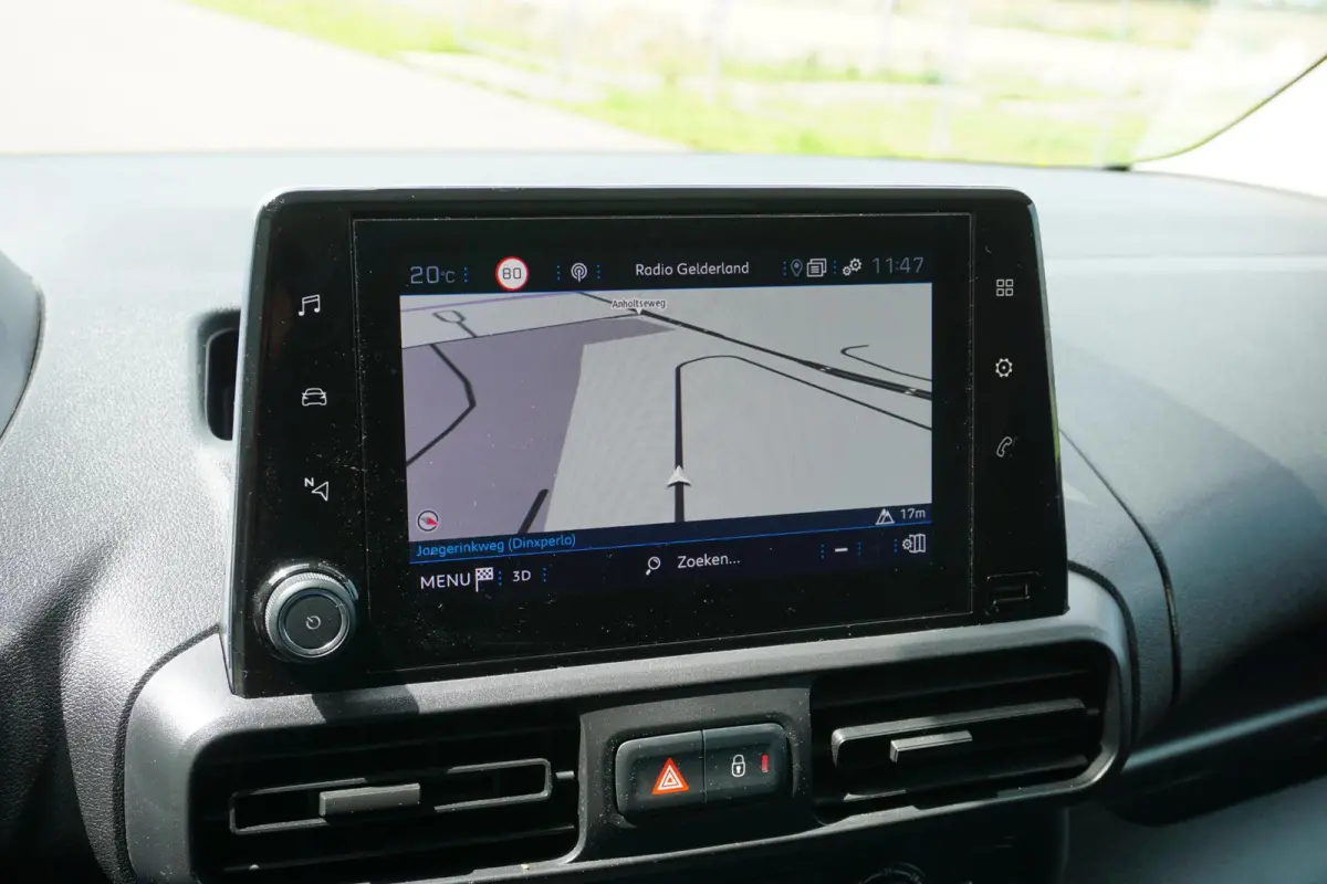 1.5 BlueHDi 100 L1 in Topstaat ||MARGE geen BTW |1e eigenaar |Metallic |Cruise |Navigatie |Carplay |Android Auto |EURO6D |100 pk |Betimmering