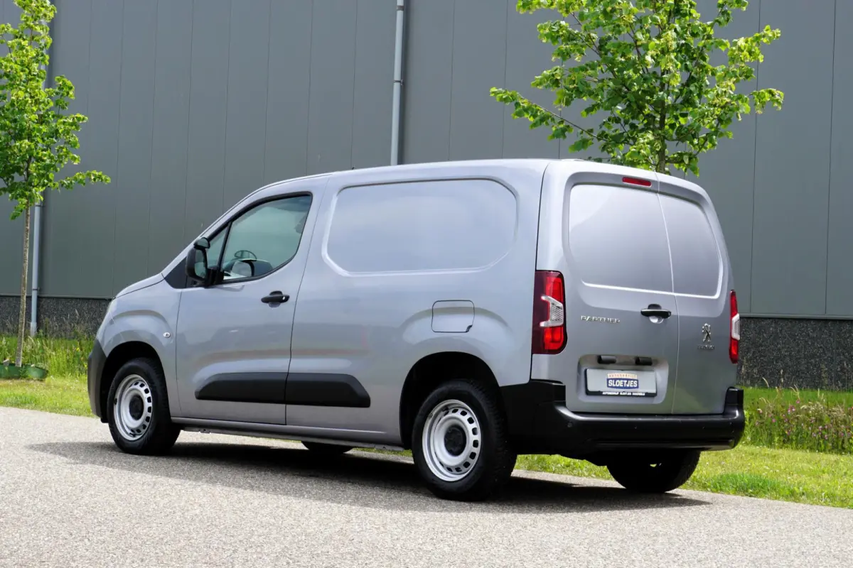 1.5 BlueHDi 100 L1 in Topstaat ||MARGE geen BTW |1e eigenaar |Metallic |Cruise |Navigatie |Carplay |Android Auto |EURO6D |100 pk |Betimmering