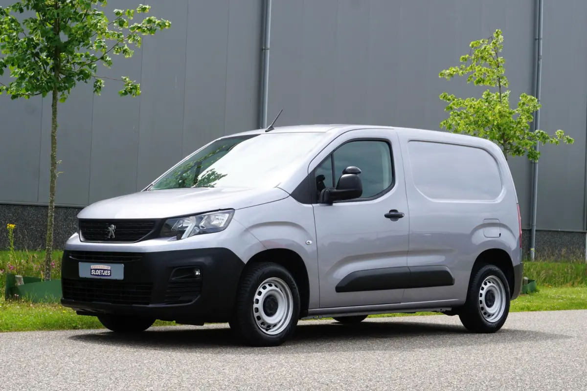 1.5 BlueHDi 100 L1 in Topstaat ||MARGE geen BTW |1e eigenaar |Metallic |Cruise |Navigatie |Carplay |Android Auto |EURO6D |100 pk |Betimmering