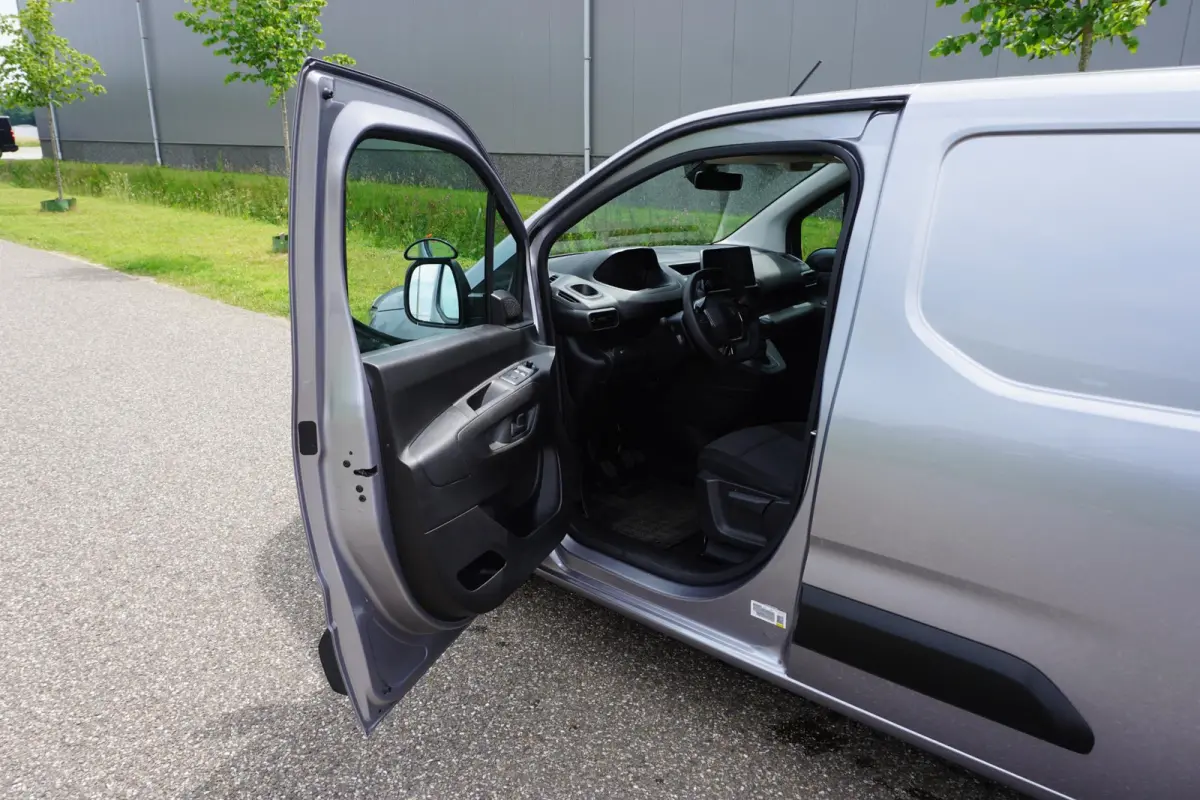 1.5 BlueHDi 100 L1 in Topstaat ||MARGE geen BTW |1e eigenaar |Metallic |Cruise |Navigatie |Carplay |Android Auto |EURO6D |100 pk |Betimmering