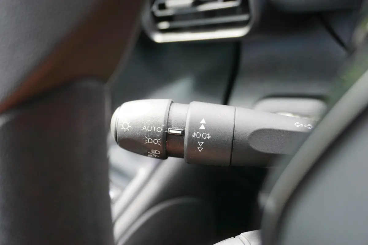 1.5 BlueHDi 100 L1 in Topstaat ||MARGE geen BTW |1e eigenaar |Metallic |Cruise |Navigatie |Carplay |Android Auto |EURO6D |100 pk |Betimmering