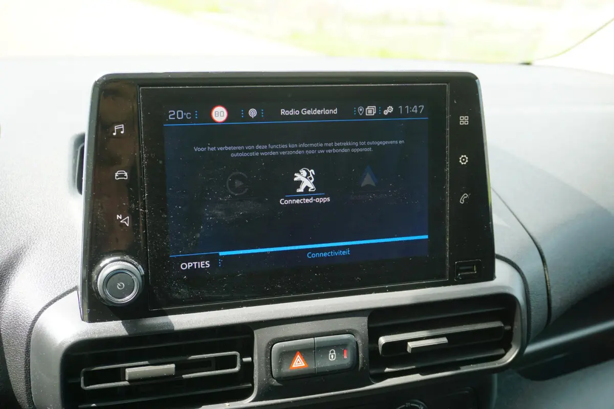 1.5 BlueHDi 100 L1 in Topstaat ||MARGE geen BTW |1e eigenaar |Metallic |Cruise |Navigatie |Carplay |Android Auto |EURO6D |100 pk |Betimmering