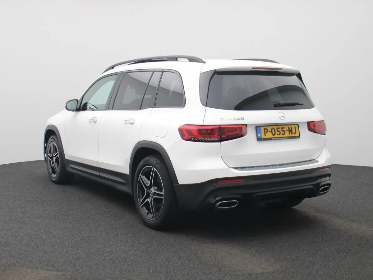 200 Business Solution AMG | PANORAMA SCHUIFDAK | SFEERVERLICHTING | ACHTERUITRIJCAMERA | NAVIGATIE | STOELVERWARMING | TREKHAAK |