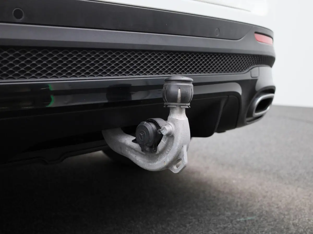 200 Business Solution AMG | PANORAMA SCHUIFDAK | SFEERVERLICHTING | ACHTERUITRIJCAMERA | NAVIGATIE | STOELVERWARMING | TREKHAAK |