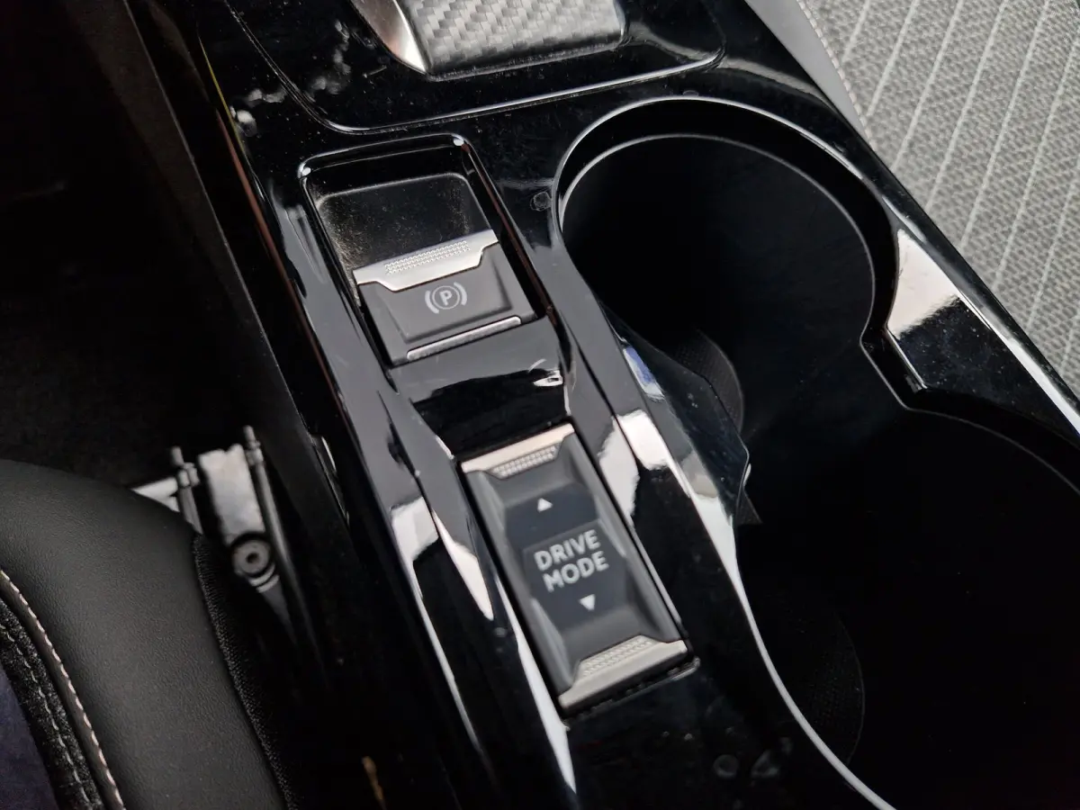 1.2 Hybrid 110 e-DCS6 Allure /Cruise /Carplay