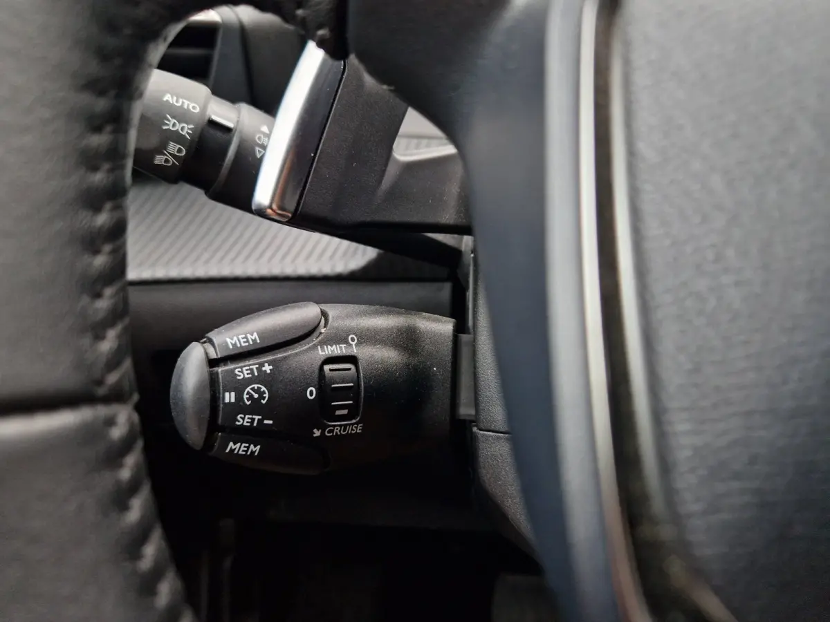 1.2 Hybrid 110 e-DCS6 Allure /Cruise /Carplay