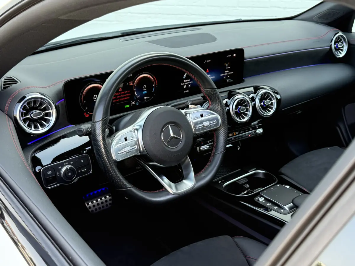 250e AMG Line | Pano | Ambient Light | Camera | Keyless | 18 inch