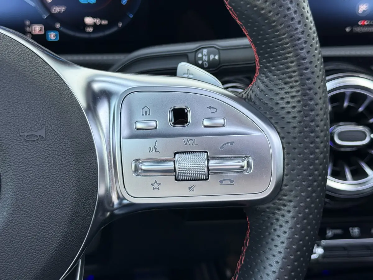 250e AMG Line | Pano | Ambient Light | Camera | Keyless | 18 inch