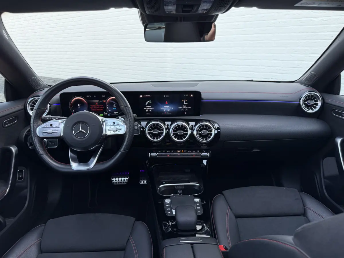 250e AMG Line | Pano | Ambient Light | Camera | Keyless | 18 inch