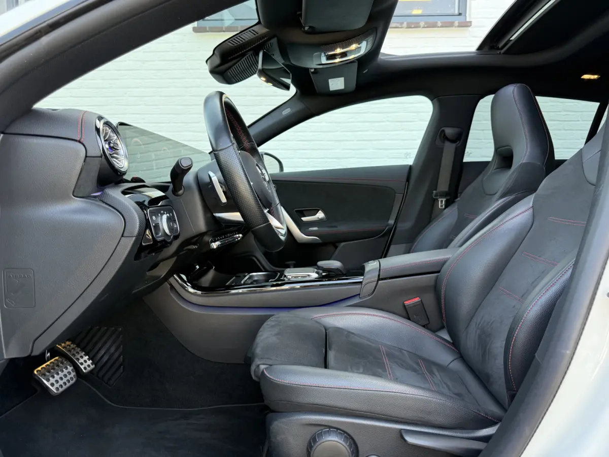 250e AMG Line | Pano | Ambient Light | Camera | Keyless | 18 inch