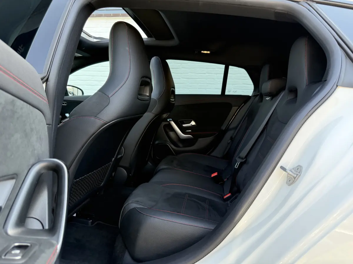 250e AMG Line | Pano | Ambient Light | Camera | Keyless | 18 inch