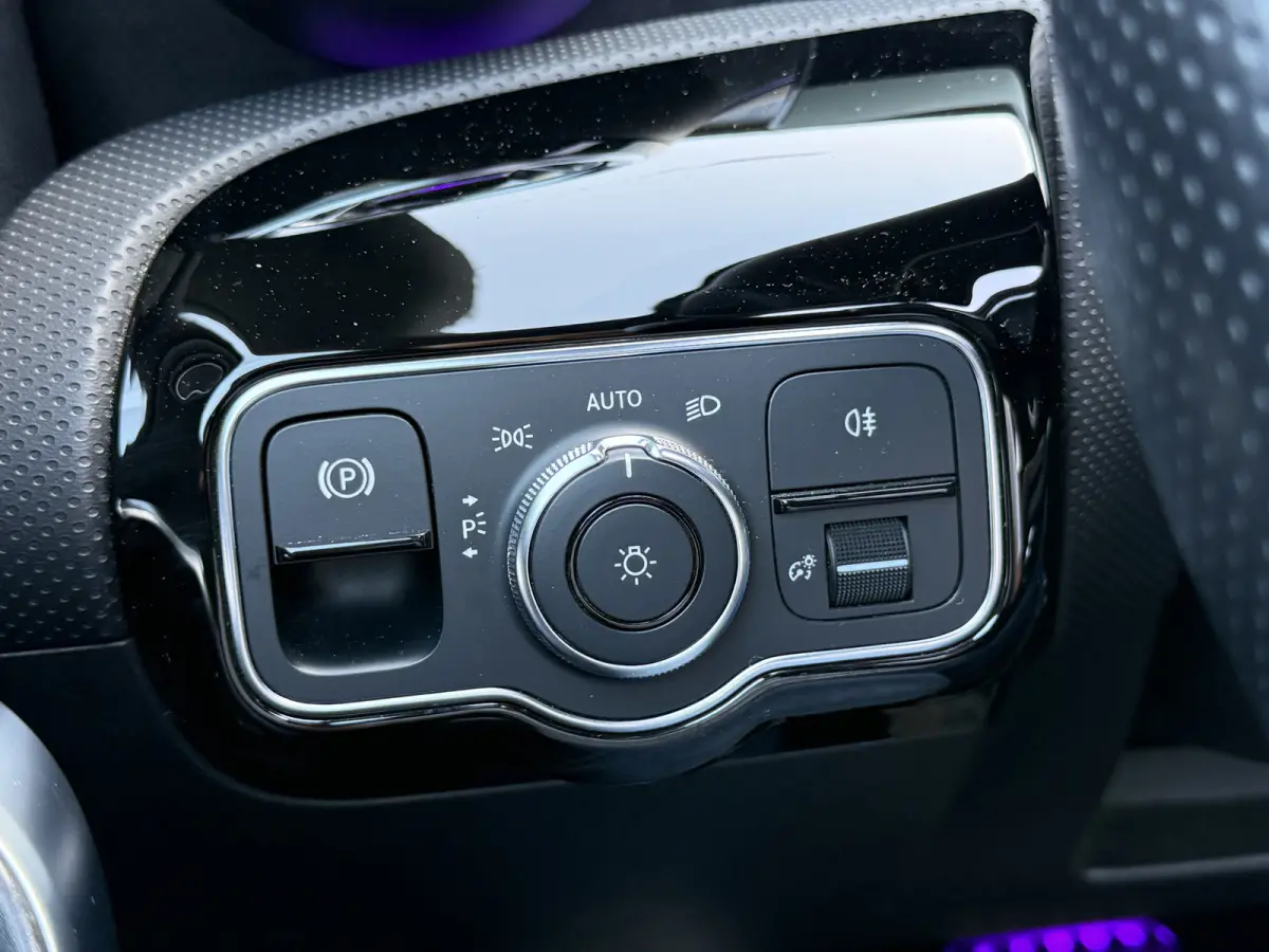 250e AMG Line | Pano | Ambient Light | Camera | Keyless | 18 inch