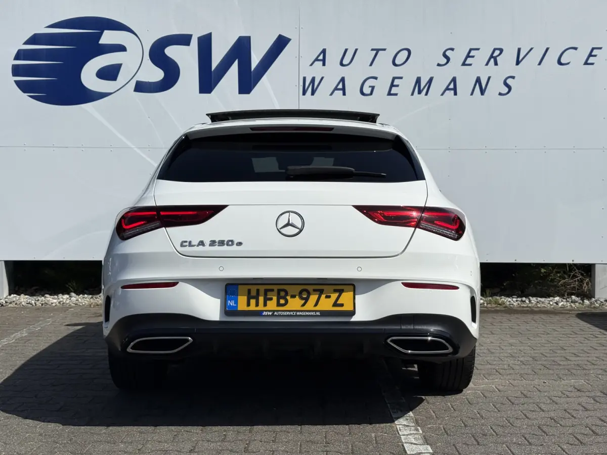 250e AMG Line | Pano | Ambient Light | Camera | Keyless | 18 inch