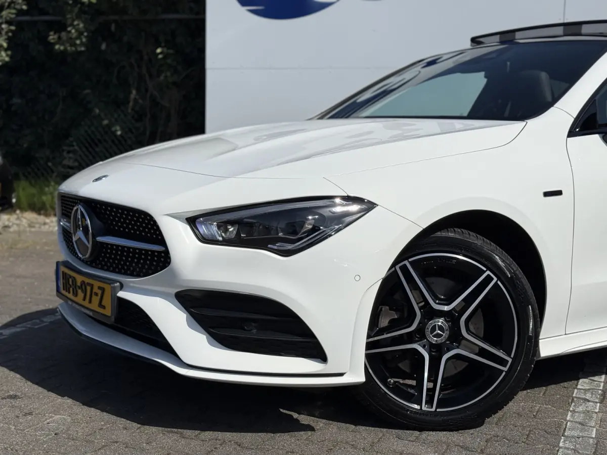 250e AMG Line | Pano | Ambient Light | Camera | Keyless | 18 inch