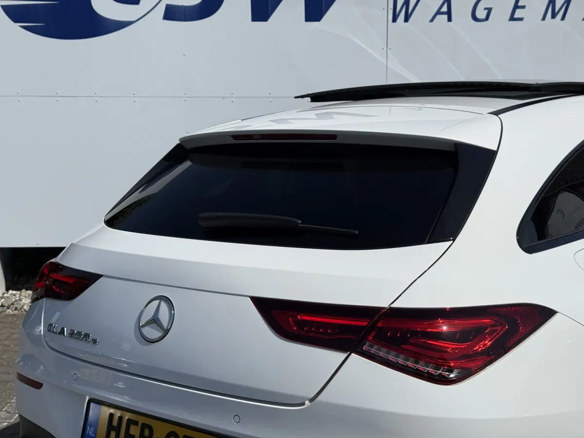 250e AMG Line | Pano | Ambient Light | Camera | Keyless | 18 inch