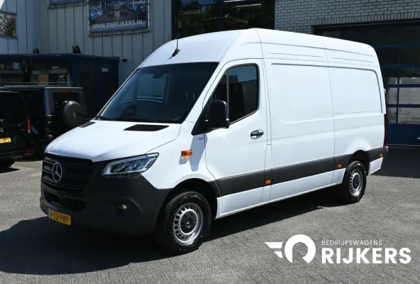 317 CDI L2H2 Pro LED, Geveerde stoel, Navigatie met camera