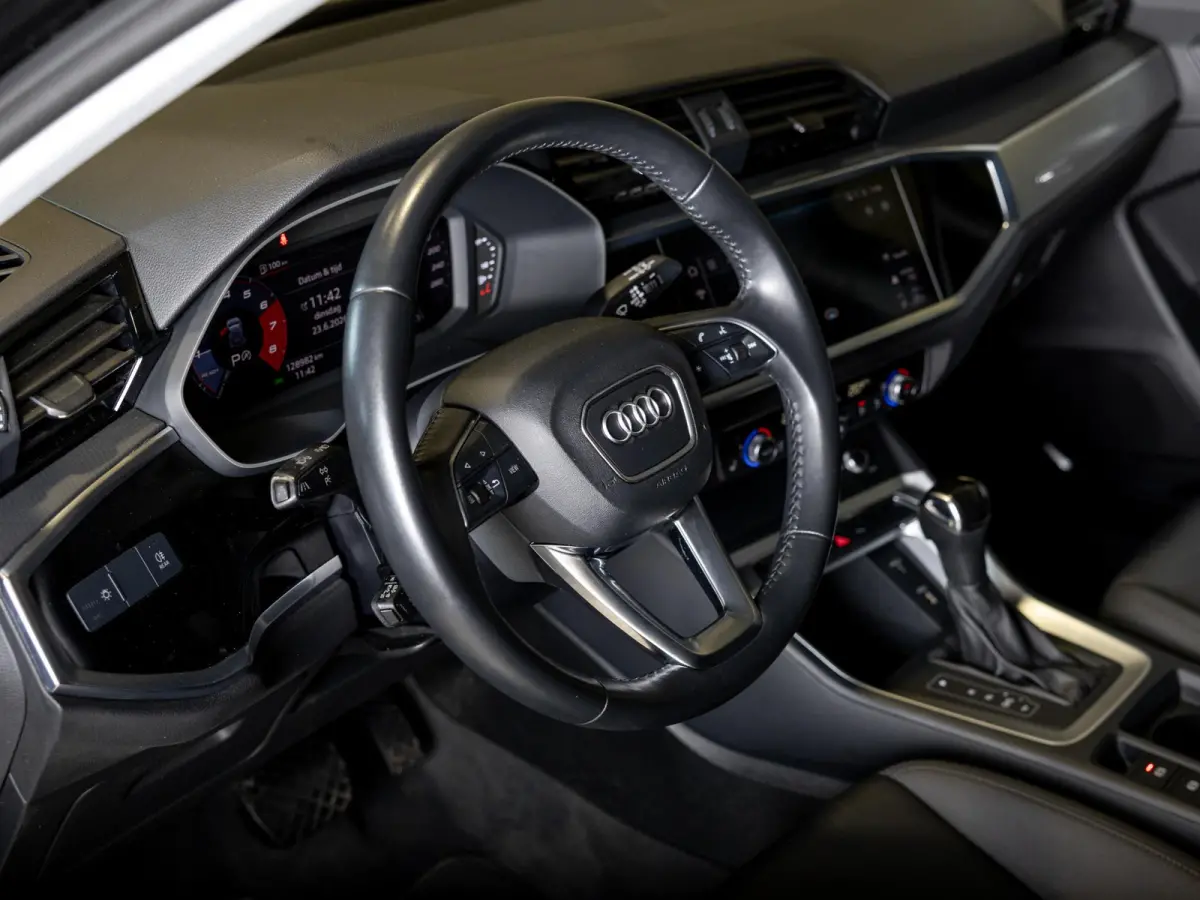 35 TFSI Advanced Pro Line Business / 150pk / Trekhaak / Bang & Olufsen / Achteruitrij camera / Stoelverwarming / Leder /