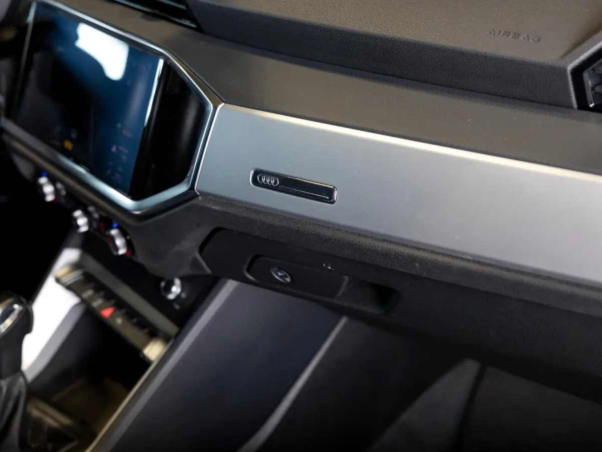 35 TFSI Advanced Pro Line Business / 150pk / Trekhaak / Bang & Olufsen / Achteruitrij camera / Stoelverwarming / Leder /