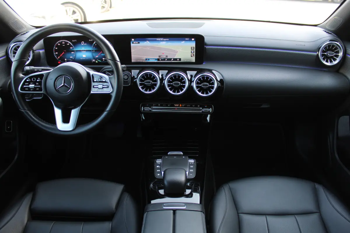 250e AUT8 Luxury Limited LEDER SFEER NAVI CAMERA 18''